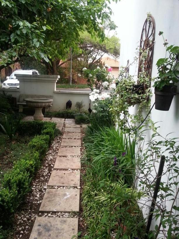 Oxnead Guesthouse Pretoria-Noord Dış mekan fotoğraf